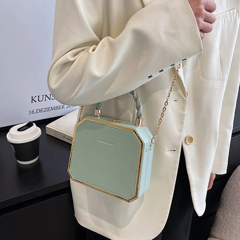 Senior Women's Handbag Explosion Fashion Portable Chain One Shoulder Bag Texture Foreign Style Cross Body Small Square Bag