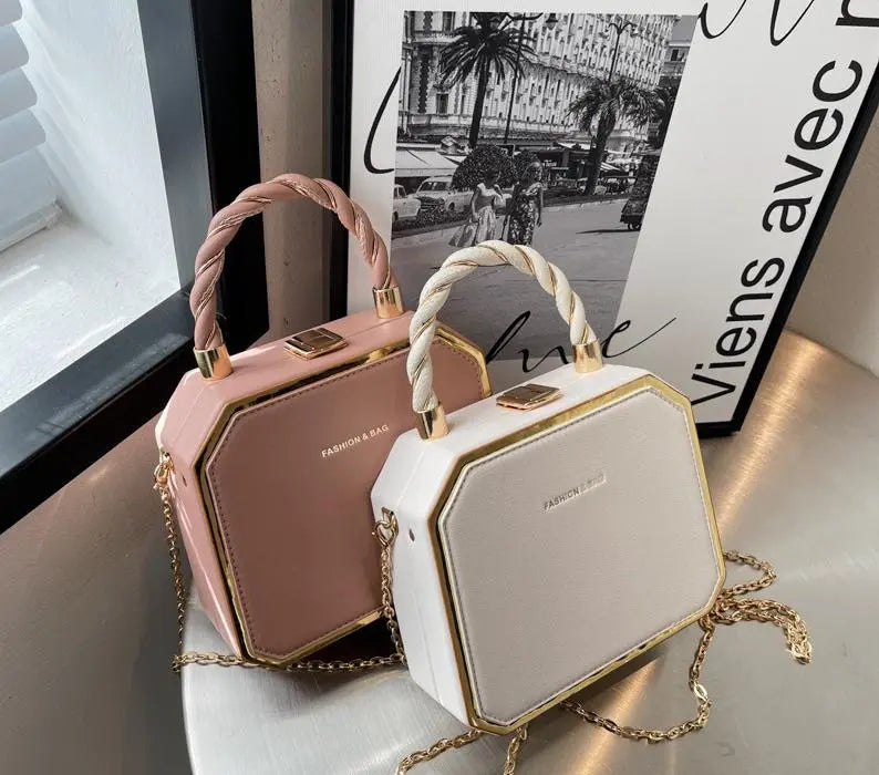 Senior Women's Handbag Explosion Fashion Portable Chain One Shoulder Bag Texture Foreign Style Cross Body Small Square Bag